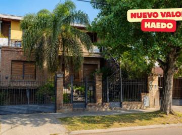 Casa · 170m² · 3 Ambientes · 2 Cocheras · Venta PH Tipo Casa C/parque y Pileta. Haedo
