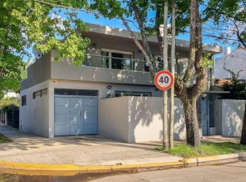 Casa · 165m² · 7 Ambientes · 1 Cochera · Venta Casa 3 Dormit. Terraza Cochera Martinez