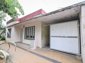 Casa · 91m² · 3 Ambientes · 1 Cochera · Casa en Barrio Juan Xxiii – 2 Dorm.