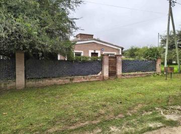 Casa · 90m² · 4 Ambientes · 3 Cocheras · Casa 3 Dorm con Pileta Anisacate Apta Credito