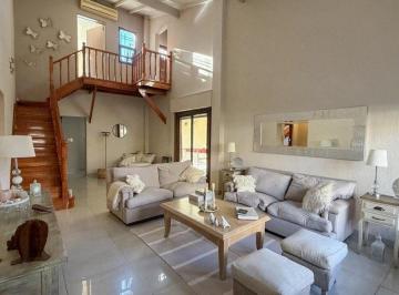 Casa · 251m² · 6 Ambientes · 2 Cocheras · Venta Casa 6 Amb Temperley