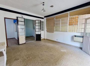PH · 68m² · 6 Ambientes · Venta Villa del Parque PH a Reciclar Sin Expensas