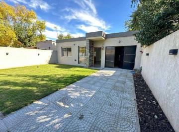 Casa · 100m² · 3 Ambientes · 1 Cochera · Venta Casa 3 Ambientes Gral Rodriguez Apto Credit0