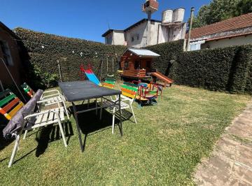 Casa · 74m² · 3 Ambientes · 2 Cocheras · Casa en Venta 3 Amb C/jardín y Cochera - Temperley