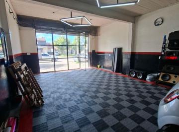 Local comercial , Mar del Plata · Local Comercial Frente Vidriado con Persiana Metálica, Av Colón Al 7200