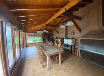 Casa · 496m² · 4 Dormitorios · 2 Cocheras · Casa en Lomas de Zamora Este