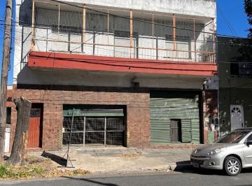 Casa de 4 ambientes, Vicente López · Villa Adelina: Venta en Block de 2 Locales y Gran Vivienda con Terraza en Planta Alta. Oportunidad!