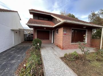 Casa · 180m² · 2 Dormitorios · 1 Cochera · Chalet en Venta – Santa Elena 549, Santa Clara del Mar