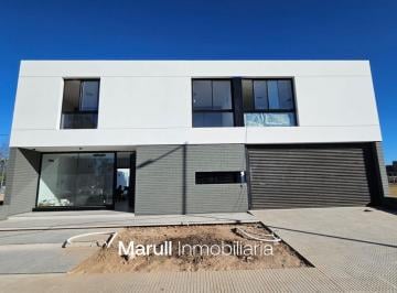 Casa · 264m² · 6 Ambientes · 2 Cocheras · Casa en Venta en Campo Chico Urbanización Residencial