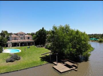 Casa · 329m² · 5 Ambientes · 2 Cocheras · Venta Casa 5 Amb. C/renta a La Laguna Barrio San Marco Villanueva Tigre