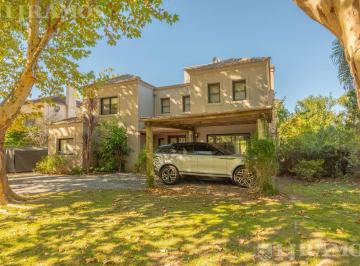 Casa · 255m² · 6 Ambientes · 4 Cocheras · Casa en Ayres de Pilar