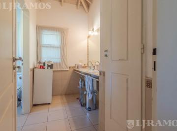 Casa · 255m² · 6 Ambientes · 4 Cocheras · Casa en Ayres de Pilar