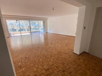Departamento · 180m² · 10 Ambientes · 1 Cochera · Apartamento Frente de Gran Metraje a Pasos de La Rambla Pocitos