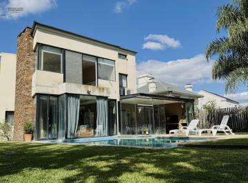 Casa · 251m² · 5 Ambientes · 2 Cocheras · Venta Casa 5 Ambientes Country Septiembre Escobar