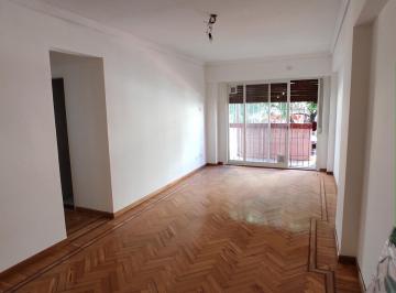 Departamento · 70m² · 4 Ambientes · Paternal - Luminoso 4 Amb. con Balcón