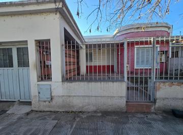 Casa de 6 ambientes, Córdoba · Excelente Ubicación Amplio Terreno a 20 Mt Avda Fuerza Aérea B Rosedal Córdoba