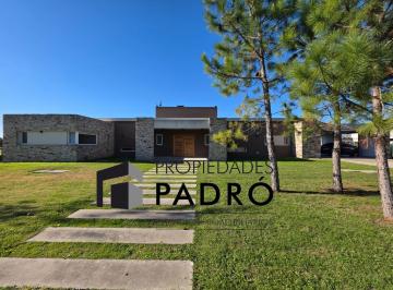 Casa · 176m² · 4 Ambientes · 2 Cocheras · Casa en Venta. Uf 163. Barrio San Roque, Comarcas de Luján.