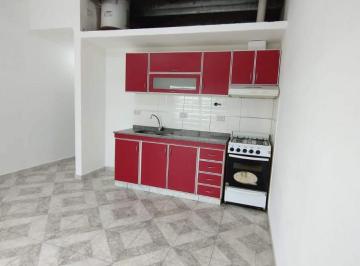 PH de 2 ambientes, Lanús · Alquiler. PH en Primer Piso, 2 Amb Al Frente con Balcon S/Av