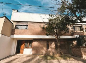 Casa · 283m² · 10 Ambientes · 4 Cocheras · Venta Casa en Ayacucho Al 100
