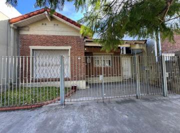 Casa de 3 ambientes, Morón · Castelar Sur - Exc Chalet con Depto Independiente