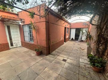 Casa · 112m² · 4 Ambientes · 1 Cochera · Casa Interna de 3 Dorm. con Cochera en Santo Tomé