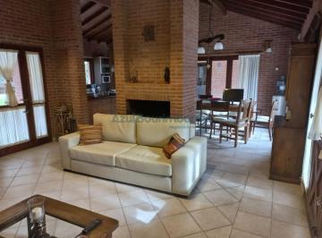 Casa · 140m² · 5 Ambientes · 1 Cochera · Ref 1064 - Venta Casa en Golf Carilo