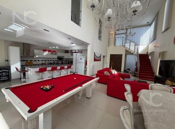 Casa · 360m² · 5 Ambientes · 2 Cocheras · Casa en Alquiler Fincas de Hudson!