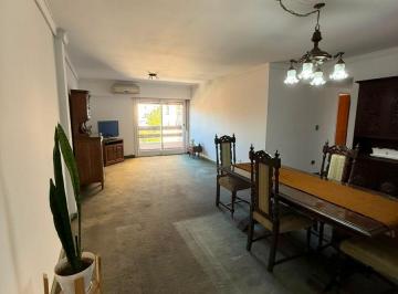 Departamento de 4 ambientes, Morón · Departamento 4 Ambientes C/ Cochera Cubierta Morón Centro