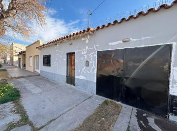 Casa · 106m² · 4 Ambientes · Antigua Casa Pero Buena Ubicación y Precio en Ciudad de San Rafael