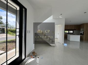 Casa · 176m² · 4 Ambientes · Sg Casa Venta Premium Barrio Santa Elena