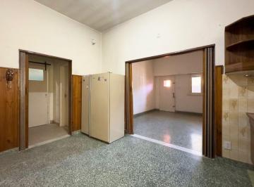 Casa · 180m² · 5 Ambientes · Venta Casa 5 Amb Moron Sur