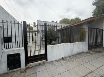 Casa · 123m² · 3 Ambientes · 1 Cochera · Casa Venta 3 Ambientes Temperley, Oportunidad