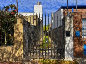 Casa · 70m² · 3 Ambientes · Interno de 2 Dorm. en Guadalupe Oeste