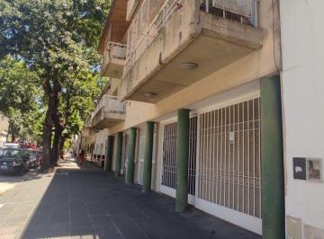 Departamento · 30m² · 1 Ambiente · Alquiler Monoambiente Amplio con Patio en Pompeya