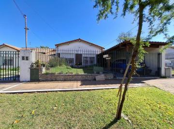 Casa · 120m² · 4 Ambientes · 1 Cochera · Venta Casa 4 Ambientes Castelar Cochera