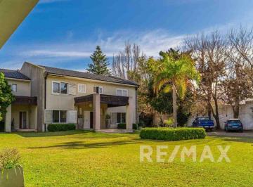 Casa · 1060m² · 8 Ambientes · 10 Cocheras · Venta Casa Ideal Des. Comercial Martínez 2350 m²