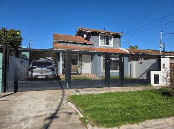Casa · 166m² · 4 Ambientes · 3 Cocheras · Casa a La Venta en Don Torcuato
