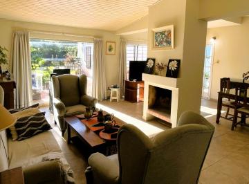 Casa · 150m² · 7 Ambientes · 2 Cocheras · Casa 3 Dorm. en Venta en Villa Castells