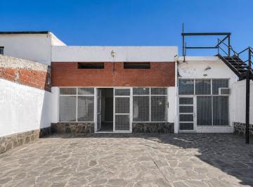 Local comercial · 256m² · Galpon, Mas Salon y un Departamento 4 Habitaciones