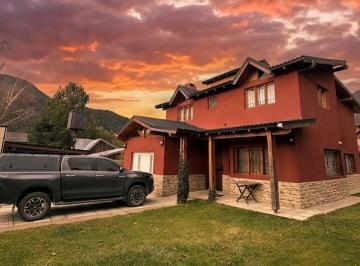 Casa de 15 ambientes, San Carlos de Bariloche · Complejo Turístico de 4 Casas