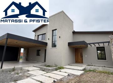 Casa · 266m² · 4 Ambientes · 4 Cocheras · La Reserva Hermosa Casa a Estrenar