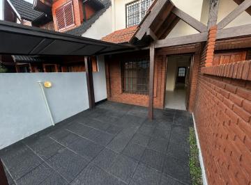 Casa · 90m² · 4 Ambientes · Alquiler Dúplex 3 Ambientes con Patio y Cochera