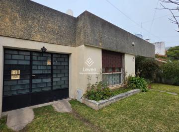 Casa · 160m² · 4 Ambientes · 1 Cochera · Venta Casa Barrio Quinta de Santa Ana