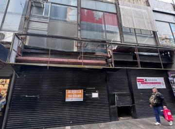 Local comercial · 60m² · Inmejorable Zona! Sobre Peatonal San Martin Al 100