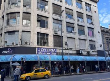 Local comercial · 160m² · 3 Ambientes · Alquiler Local Av Colon Al 100