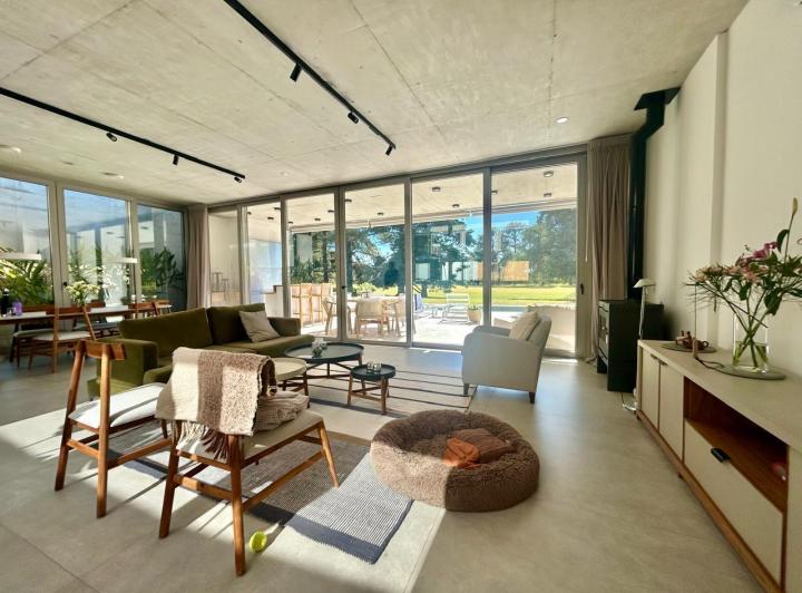 Casa · 155m² · 4 Ambientes · 1 Cochera