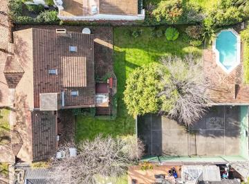 Casa · 360m² · 7 Ambientes · 2 Cocheras · Casa en Venta | Lote 1.000 m² | a 1 Cuadra del Newman La Horqueta | Pileta y Cancha de Paddle