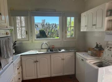 Casa · 180m² · 6 Ambientes · 2 Cocheras · Casa en Tandil