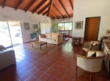 Casa · 322m² · 6 Ambientes · 2 Cocheras · Casa en Las Delicias Una Planta