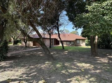 Casa · 322m² · 6 Ambientes · 2 Cocheras · Casa en Las Delicias Una Planta